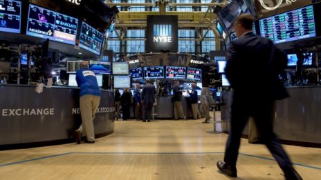 Goldman Sachs: S&P 500 ще спадне с 10%, преди да изпрати 2016 г. при 2100 пункта