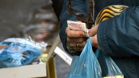 Графика на деня: Само Румъния и Полша изпреварват България по евтини храни в ЕС