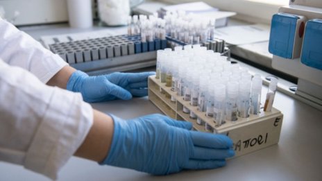 БЛС: PCR тестовете на пациенти да се покриват с публични средства