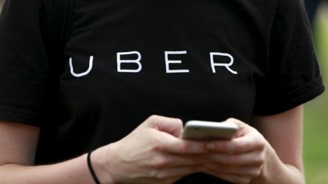 Полицията в Джакарта арестува 30 шофьори на Uber
