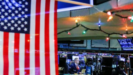 Dow нарасна с над 100 пункта в началото на сесията *