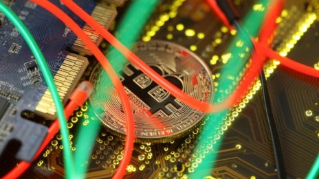 Биткойн манията и екзистенциалната криза на криптовалутата