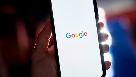 Обвиненията срещу Google може да костват изгодна сделка на Apple