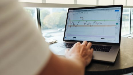 Пет лица в Европа се разследват за търговия с вътрешна информация с акции на SoftwareOne