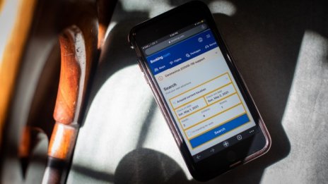 Booking се подготвя за натоварен летен сезон