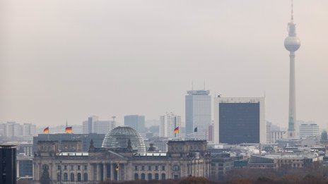 Германия спира бензиностанциите да повишават цените повече от веднъж на ден