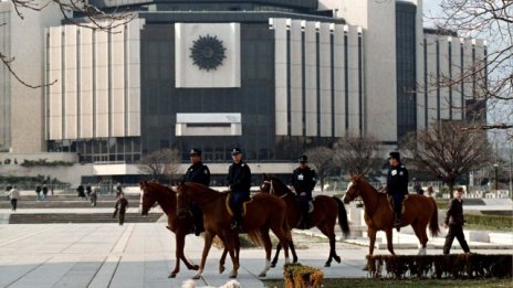 Столичната община е спряла търга за ремонта на площадното пространство около НДК