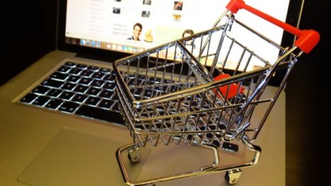Ниските цени и офертите стимулират българите да пазаруват онлайн