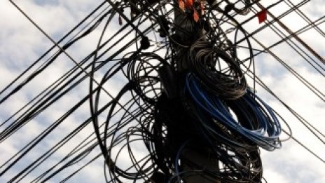 Започва премахване на висящите във въздуха кабели на операторите