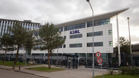 ASML не успя да изпълни прогнозата за приходите си