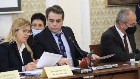 Василев, Донев и Кацаров се явиха на разпит в бюджетната комисия 