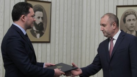 Радев връчва в петък мандата на ГЕРБ-СДС