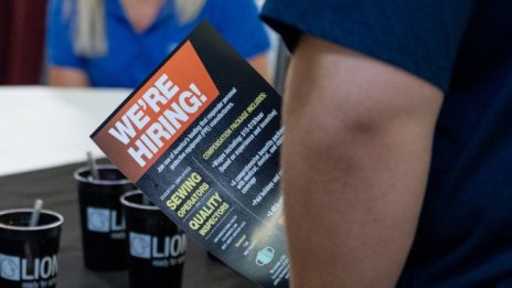 Близо до нормалното: Обезщетенията при безработица в САЩ падат до пандемично дъно