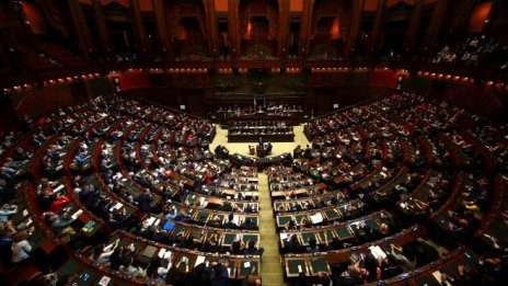 Италия прие ревизирания бюджет за 2018 г., който я скара с ЕС