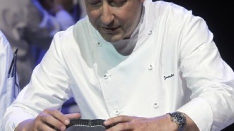 Eдна година чакане за танцуващ сладолед