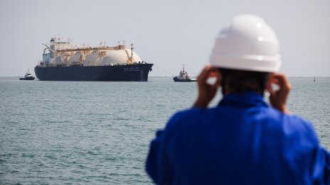 Катар ще възстановява с години част от производството на втечнен газ