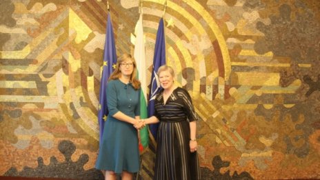 Екатерина Захариева: Подкрепата на България за НАТО твърдо не се променя