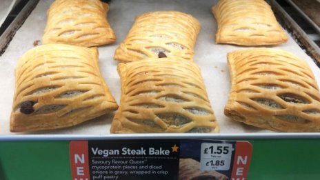 Добър маркетинг и веган наденички носят успех на британската верига пекарни Greggs