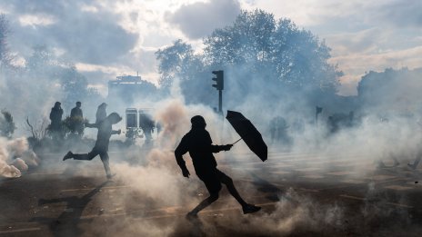 Протестите по света тази година - гневът срещу пенсионната реформа във Франция е най-силен