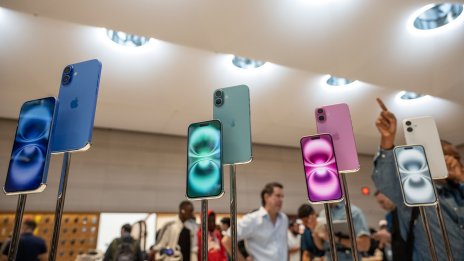 Анализатор: Apple е свила поръчките на iPhone 16 с 10 млн. броя