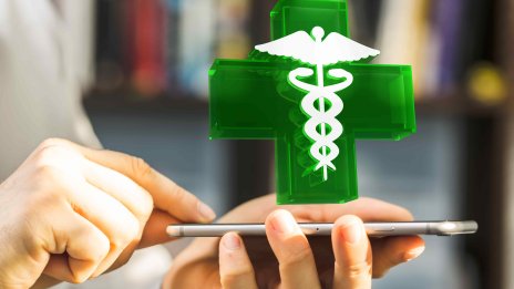 Защо да пазаруваме в онлайн аптека?