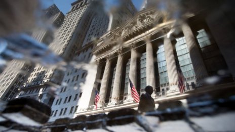 Dow Jones намалява с близо 200 пункта заради възобновените страхове от инфлация*