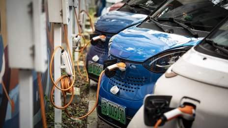 Китай удължава периода на данъчни облекчения за екологични коли до 2027 г.