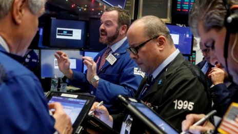 Dow се устреми към първи шест поредни седмици с ръстове от 1954 г. 