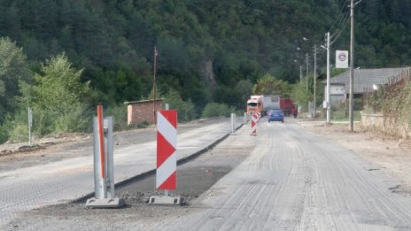 Тръгна търгът за ремонти на пътища с европейски средства