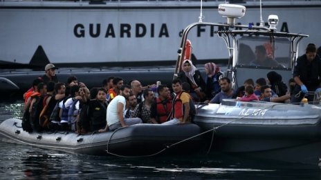 Все по-малко мигранти пристигат в Гърция