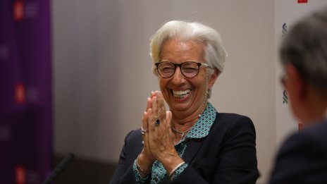 Светът гори, а Лагард чете Джеймс Джойс… 