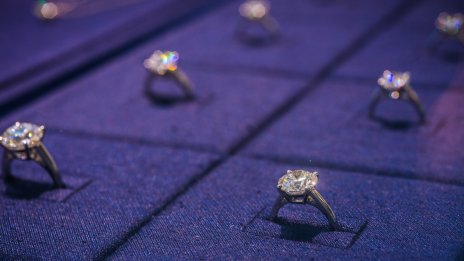 De Beers: Търсенето на диаманти в САЩ показва признаци на възстановяване