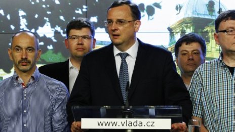 Чешкият премиер подава оставка