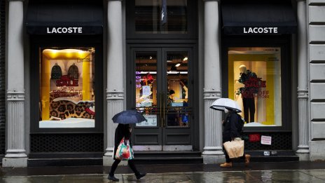 Собственикът на Lacoste търси цели за придобиване