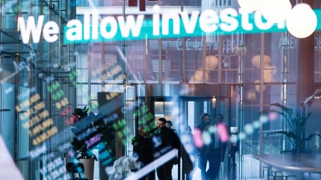 Европейските борси се оцветиха в зелено въпреки резкия спад при компаниите за луксозни стоки