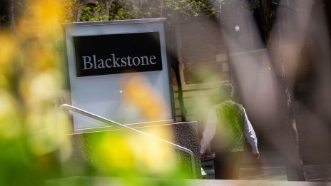 Две от най-големите имотни компании в света сключиха складова сделка за над 3 млрд. долара