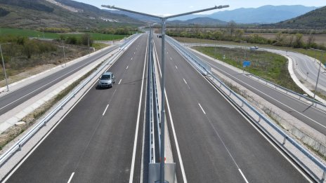 Близо 8000 км пътища у нас са в аварийно или предаварийно състояние