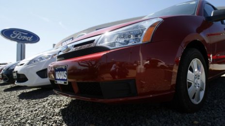 Бизнесът в чужбина е спирачката за американските автомобилни гиганти