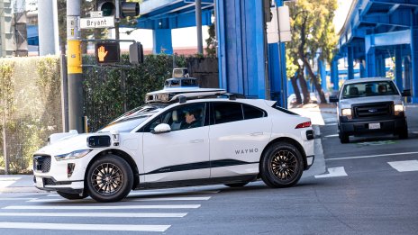 Waymo разширява своята услуга с роботаксита в Маями