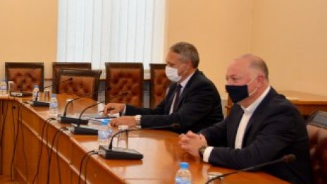 Р. Желязков: Таксиметровите превозвачи ще получат финансова помощ от държавата