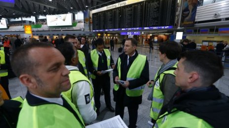 Lufthansa иска да спре стачката чрез съда