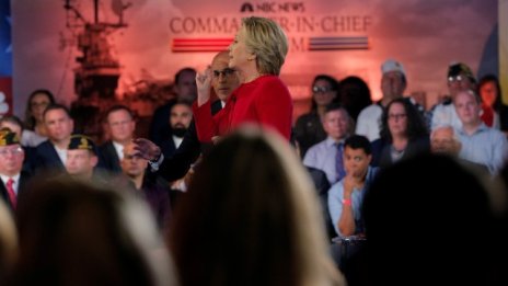 Клинтън: Решението да се започне война в Ирак бе грешка