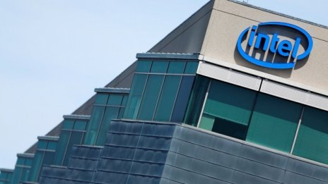 Intel отделя бизнеса си с киберсигурност и продава мажоритарния дял в него