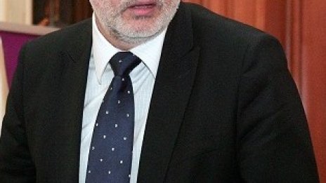 Тотю Младенов даде обещание за нарастване на доходите от 2013 г.