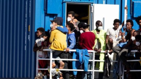 Мигрантите, търсещи убежище в България, са се увеличили над два пъти за година