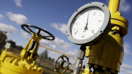 Германия пое временен контрол над дъщерното дружество на "Газпром"