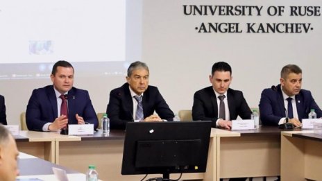 Вл. Върбанов: Електромобилите в България ще достигнат 30 хиляди броя до 2026 г.