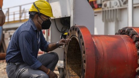 Сянката на войната в Украйна пада и върху втората по големина рафинерия в Индия