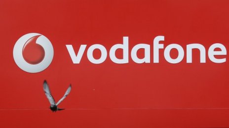 Vodafone потвърди годишната си прогноза на фона на спада на приходите ѝ