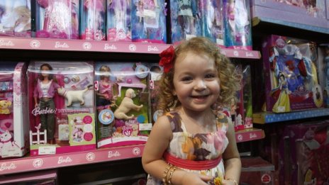 Клиповете с деца, разопаковащи подаръци, са новият бум в YouTube